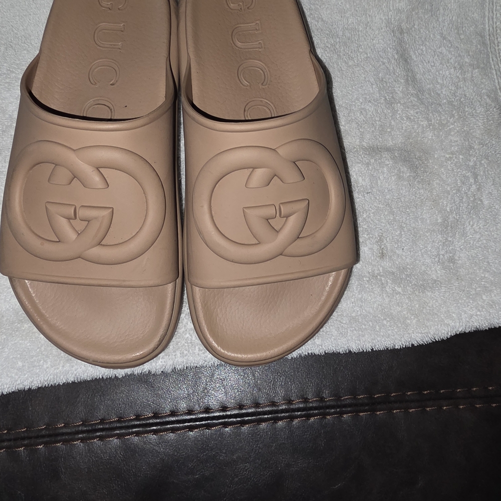 Gucci Beige Slide Sandals - Picture 2 of 7